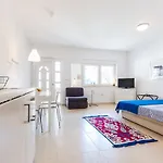 Апартаменты Ria *