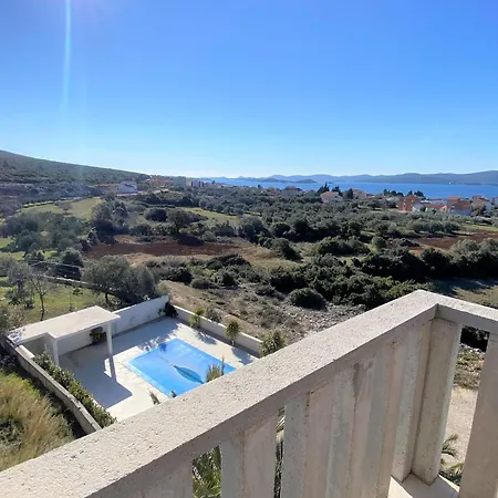 Ria Apartment