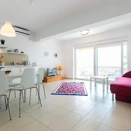 Apartment Ria *