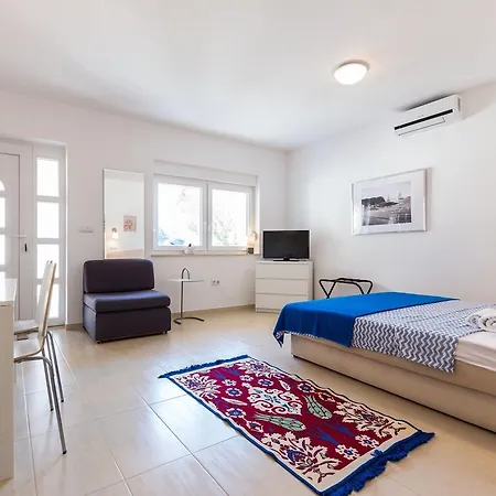 Ria Apartment