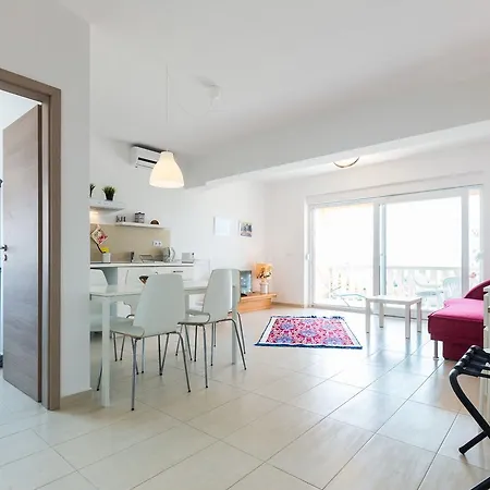 Apartment Ria *
